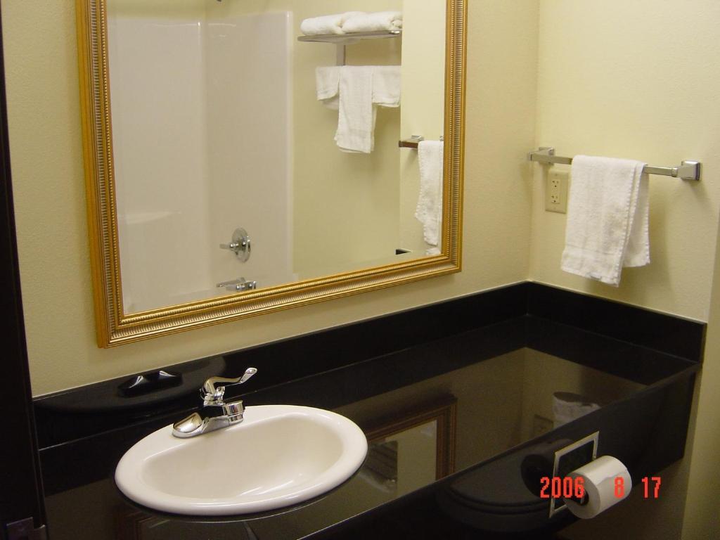 Hometown Inn & Suites شيريرفيل الغرفة الصورة